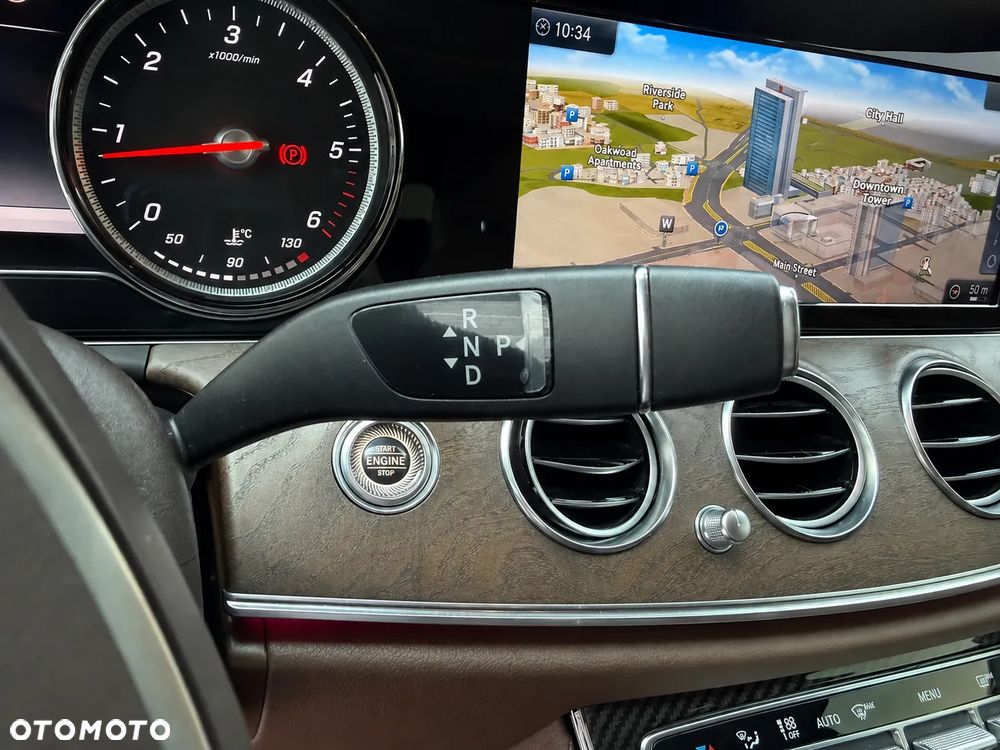 Mercedes-Benz Klasa E 220 d 4Matic 9G-TRONIC Exclusive - 19