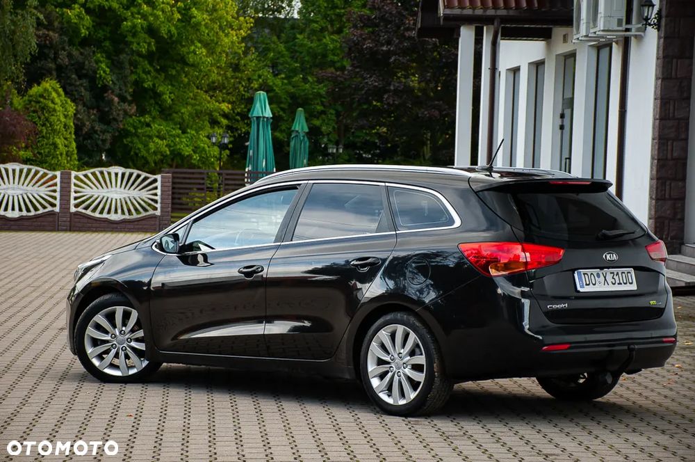 Kia Ceed 1.6 GDI ISG SW Platinum Edition - 16