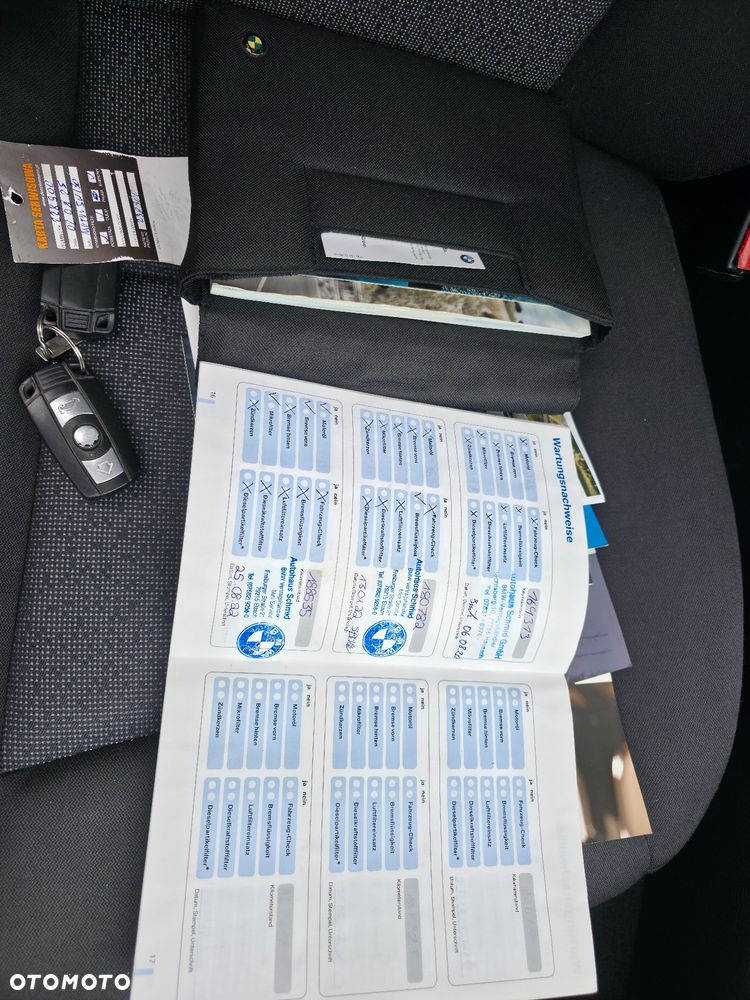 BMW Seria 3 318i Touring - 32