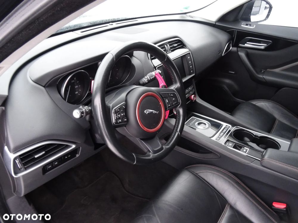 Jaguar F-Pace 3.0 TDV6 AWD 300 Sport - 11