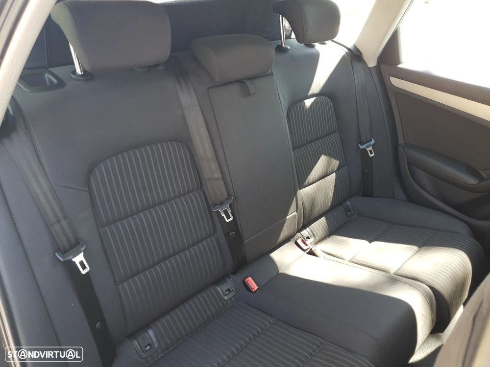 Audi A4 Avant 2.0 TDI Advance - 10