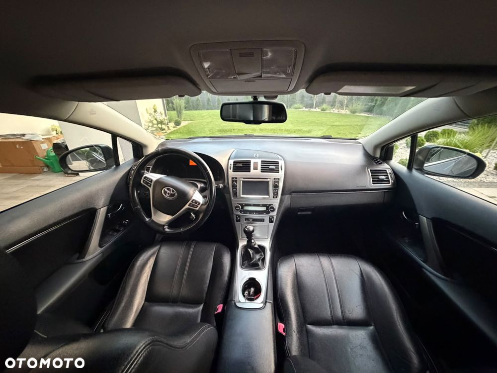 Toyota Avensis - 10