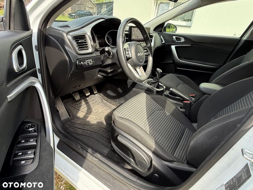 Kia Ceed - 11