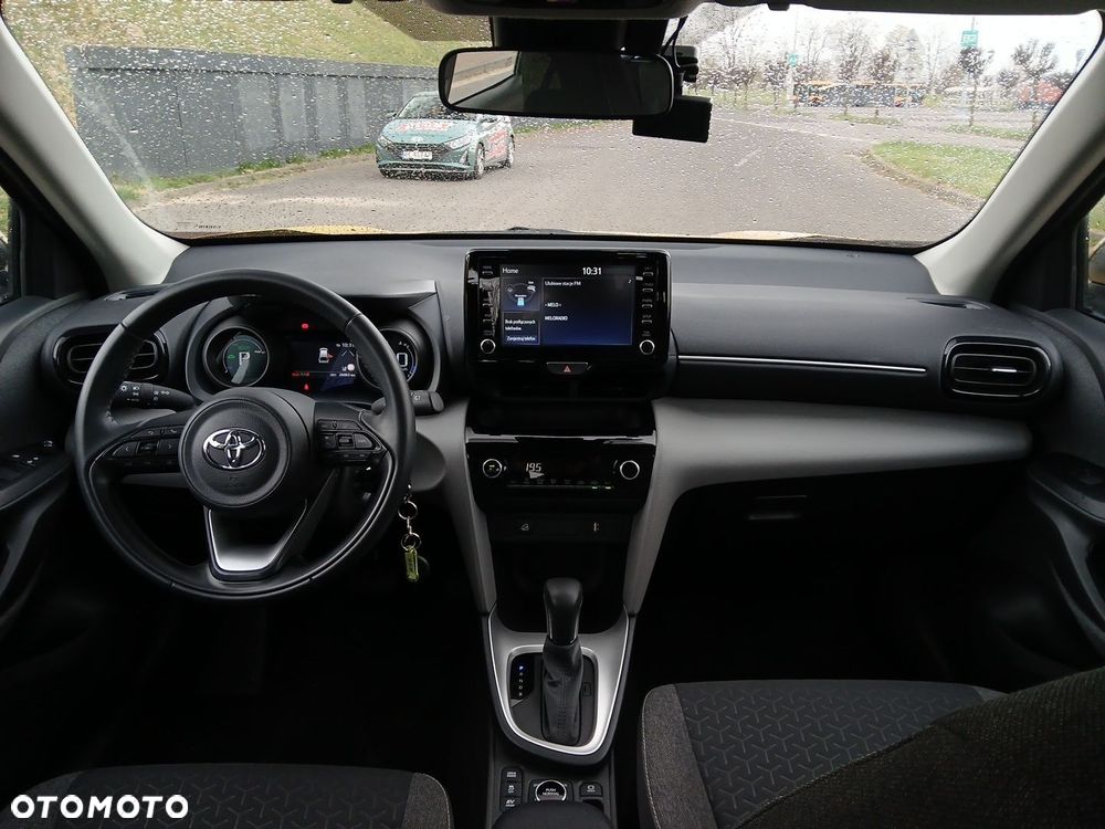 Toyota Yaris Cross Hybrid 1.5 Comfort 4x4 - 22