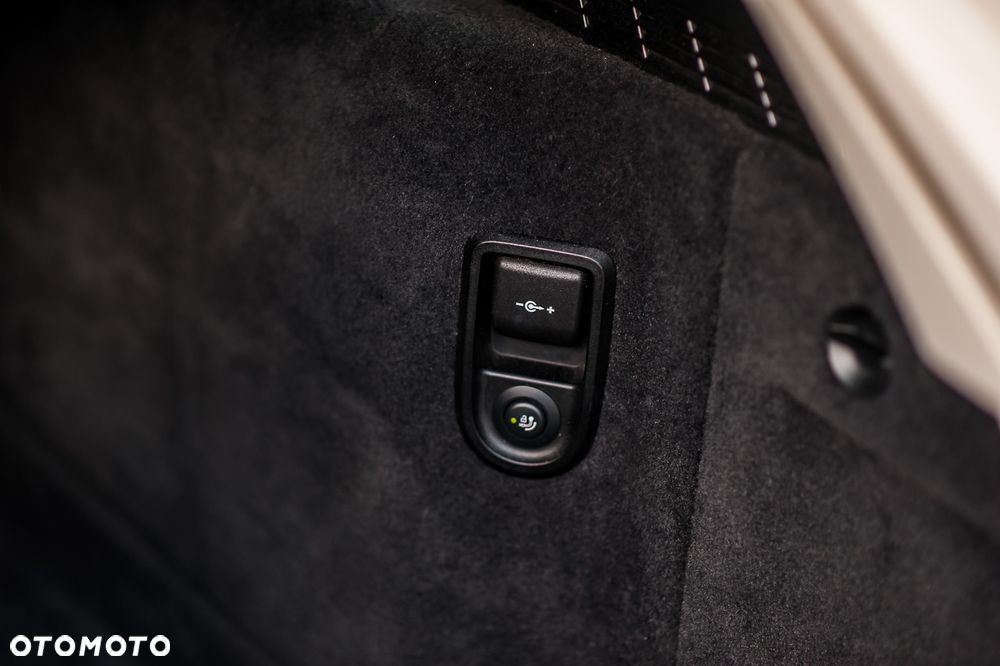 BMW Seria 5 525d - 12