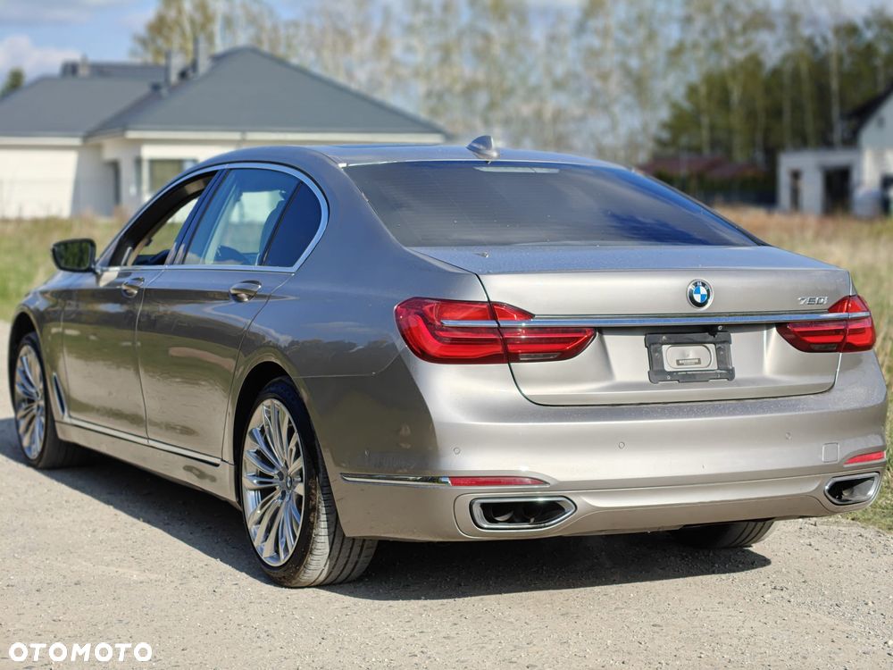 BMW Seria 7 750Li Edition Exclusive - 6