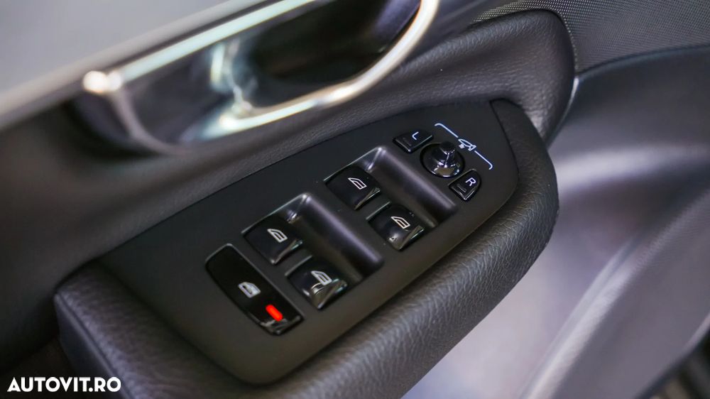 Volvo XC 90 - 25