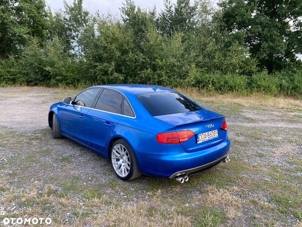 Audi A4 Limousine - 16