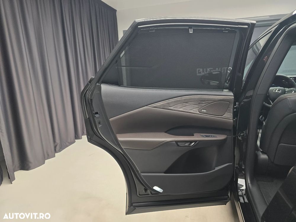Lexus Seria RX 450h+ (Plug-in-Hybrid) Luxury - 23