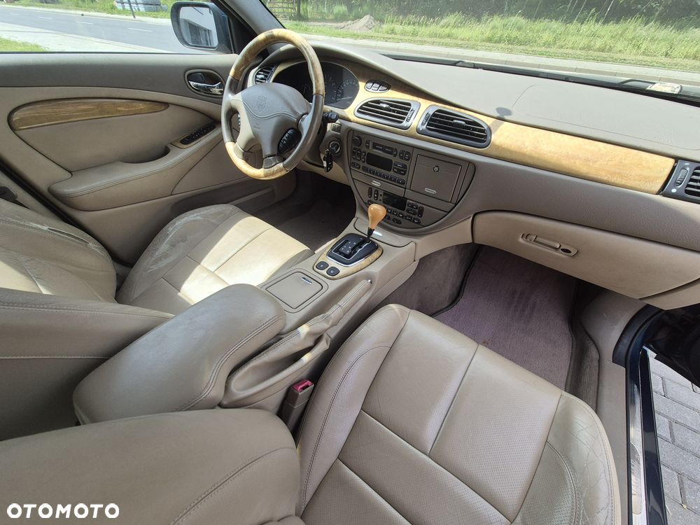 Jaguar S-Type - 6
