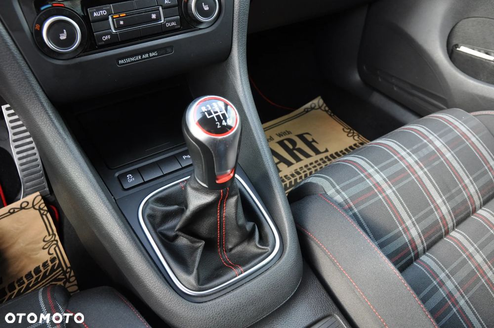 Volkswagen Golf 2.0 GTI - 16