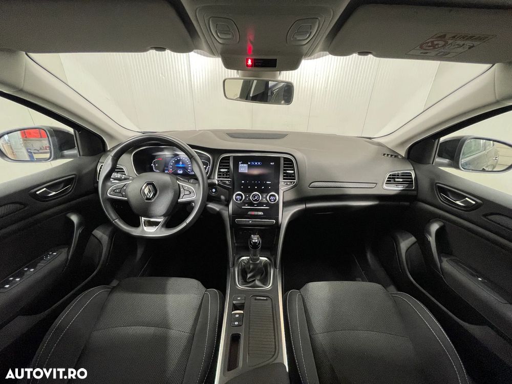 Renault Megane TCe 140 GPF Equilibre - 8