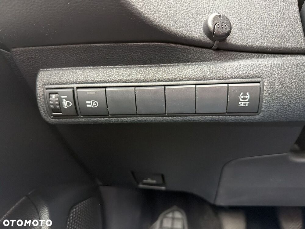 Toyota Corolla - 24