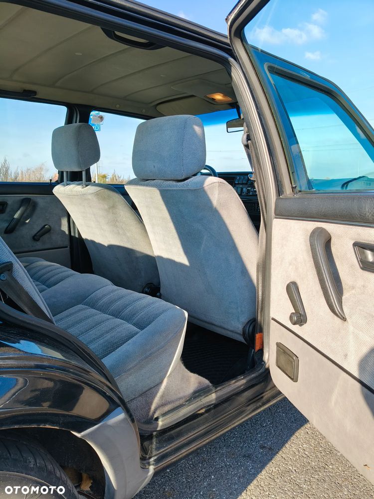 Volkswagen Golf 1.8 GL - 16