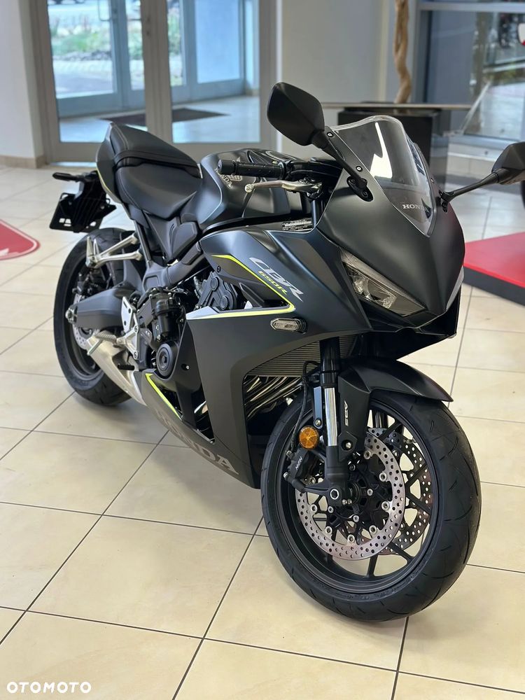 Honda CBR - 3