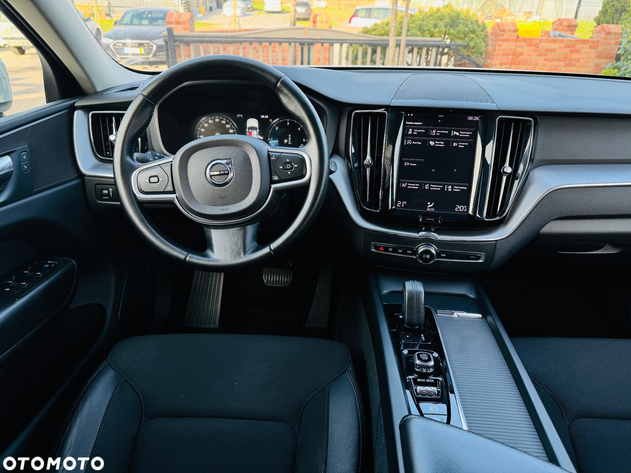 Volvo XC 60 B4 D AWD Geartronic Momentum Pro - 9