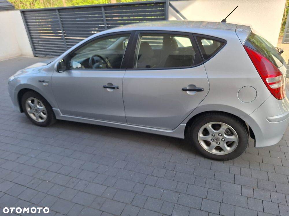 Hyundai i30 1.6 CRDi blue Classic - 11