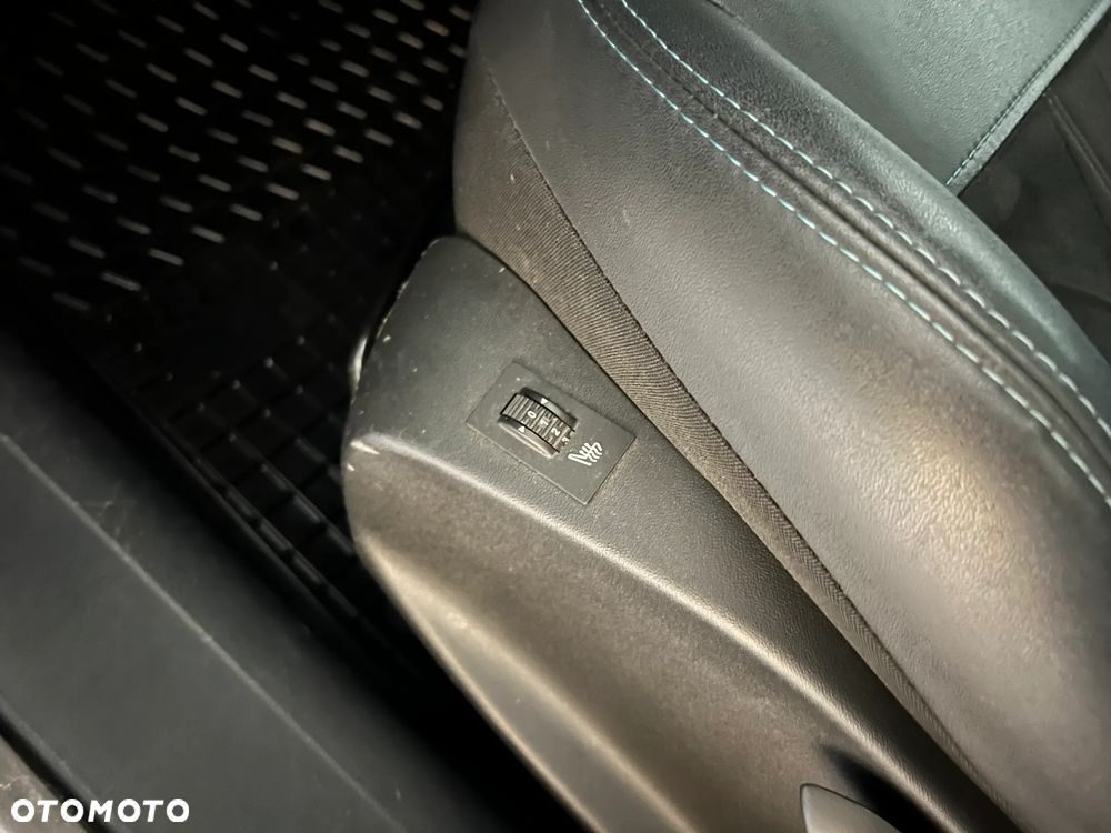 Peugeot 2008 1.2 Pure Tech GPF Crossway S&S - 23