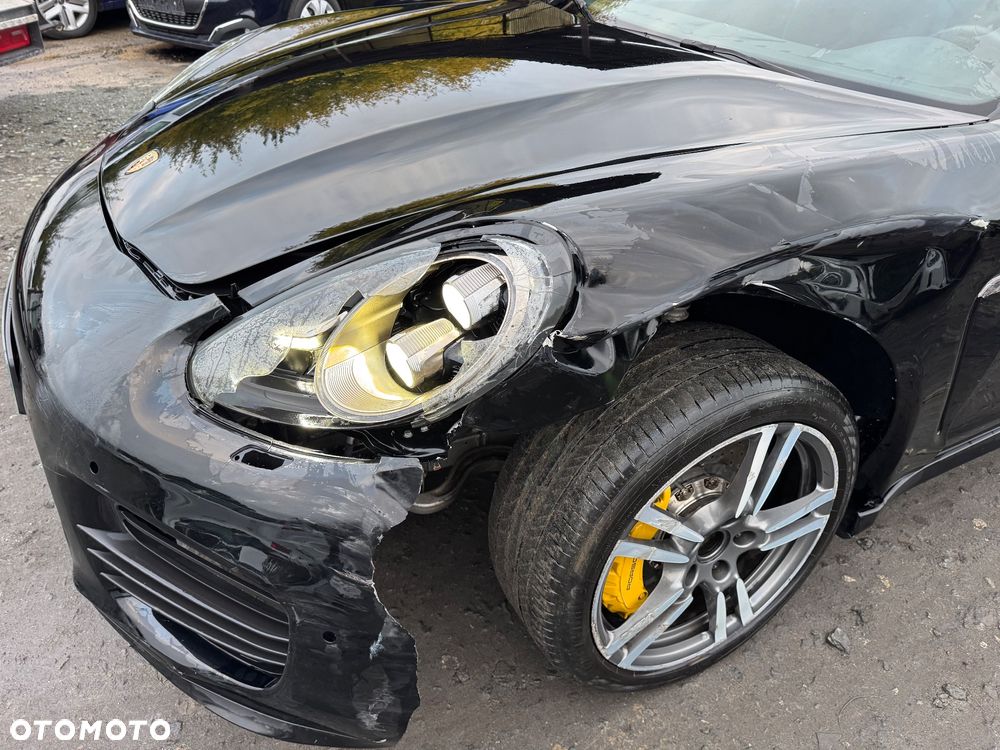 Porsche Panamera GTS PDK - 26