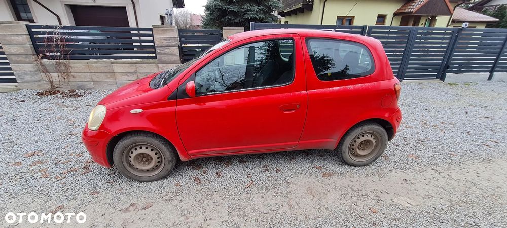 Toyota Yaris 1.0 Base - 1