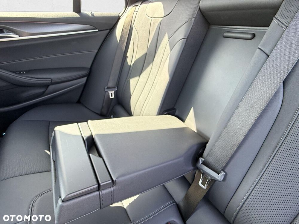 BMW Seria 5 520d xDrive mHEV M Sport sport - 23