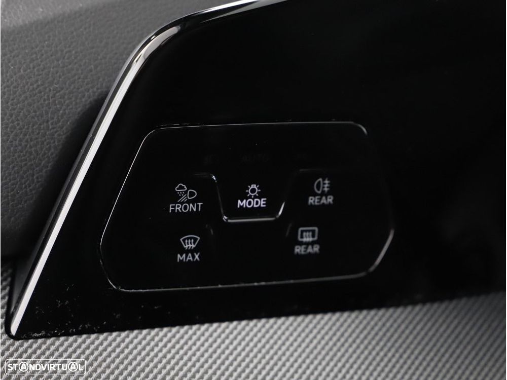 VW Golf 1.5 TSI e-Hybrid GTE DSG - 11