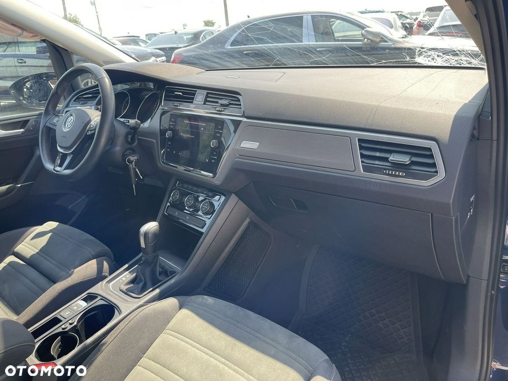 Volkswagen Touran 1.5 TSI EVO Trendline DSG - 8