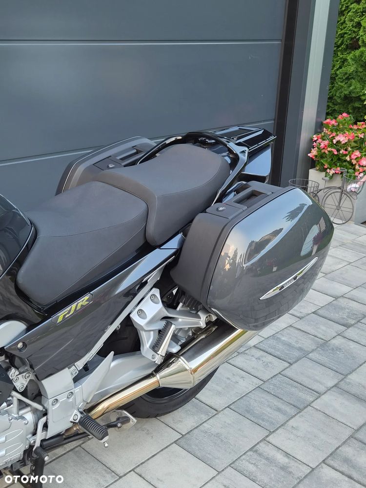 Yamaha FJR - 28