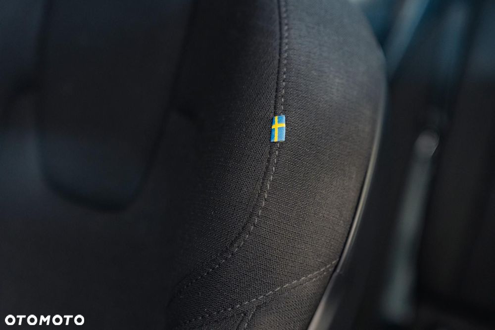 Volvo V60 B4 D Momentum Pro - 32