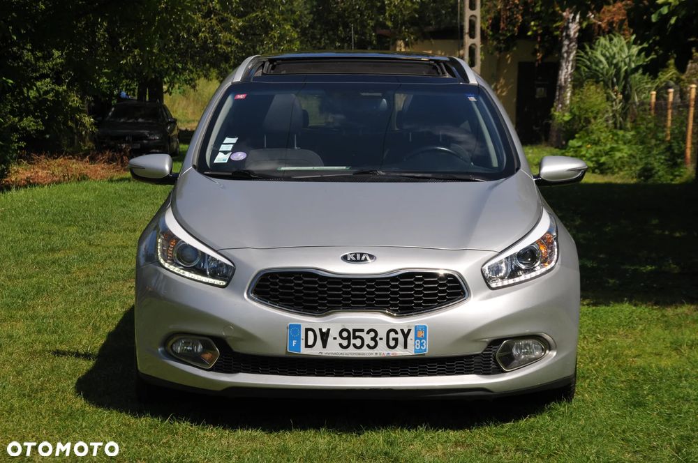 Kia Ceed 1.6 GDI Dream Team Edition - 4
