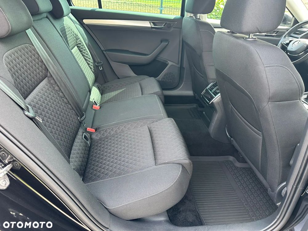 Skoda Superb 2.0 TDI Ambition - 17