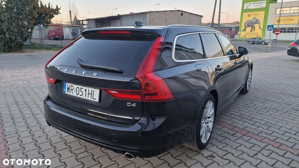 Volvo V90 D4 Momentum