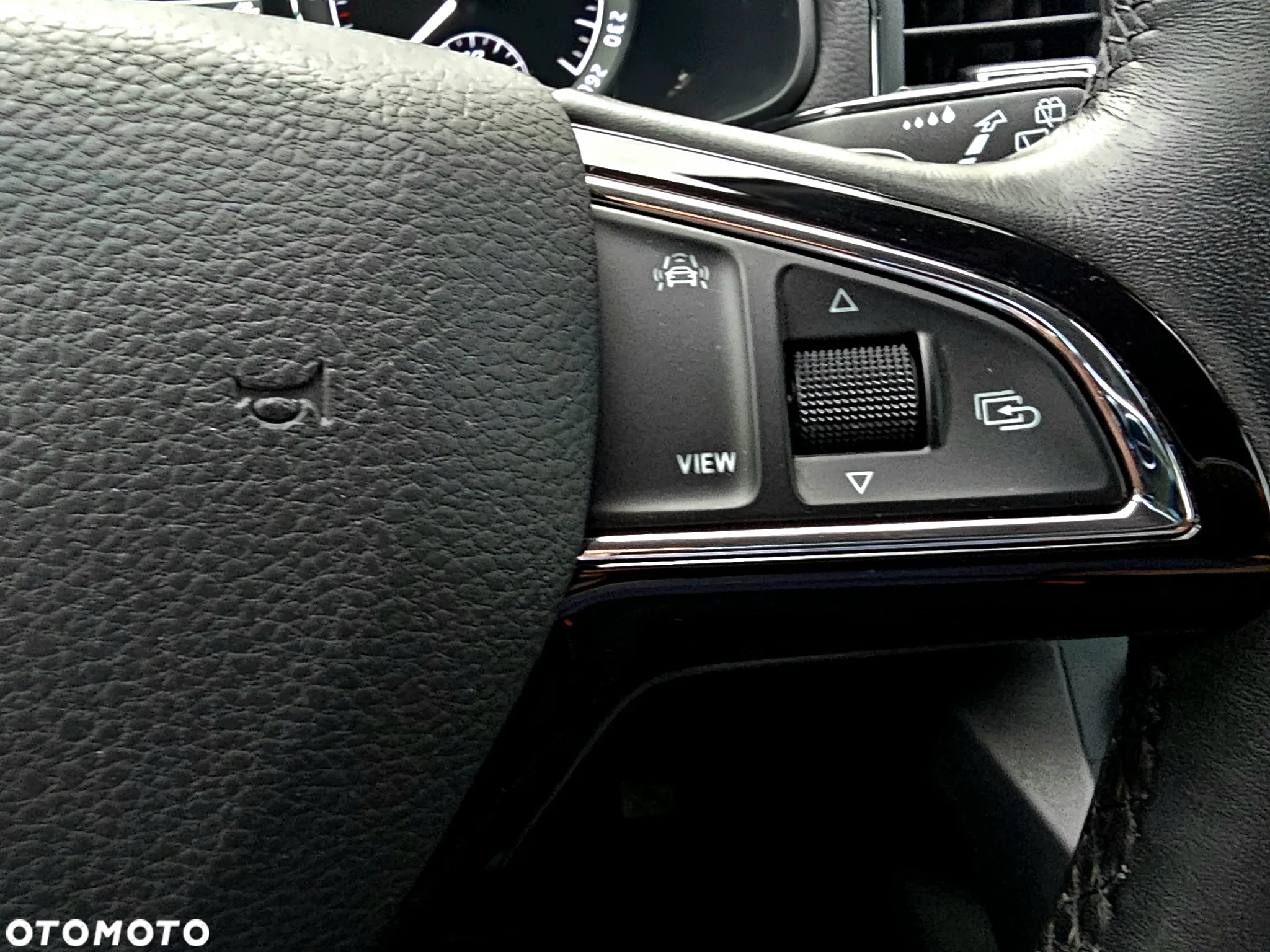 Skoda Karoq 1.6 TDI 4x2 Ambition DSG - 30