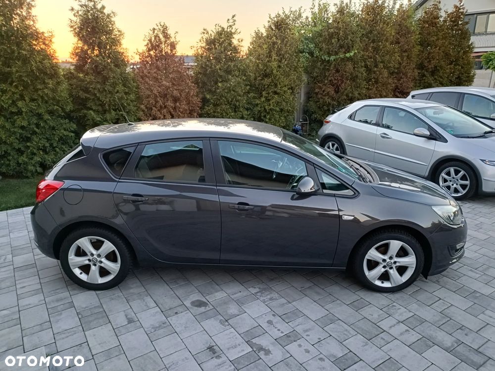 Opel Astra - 14