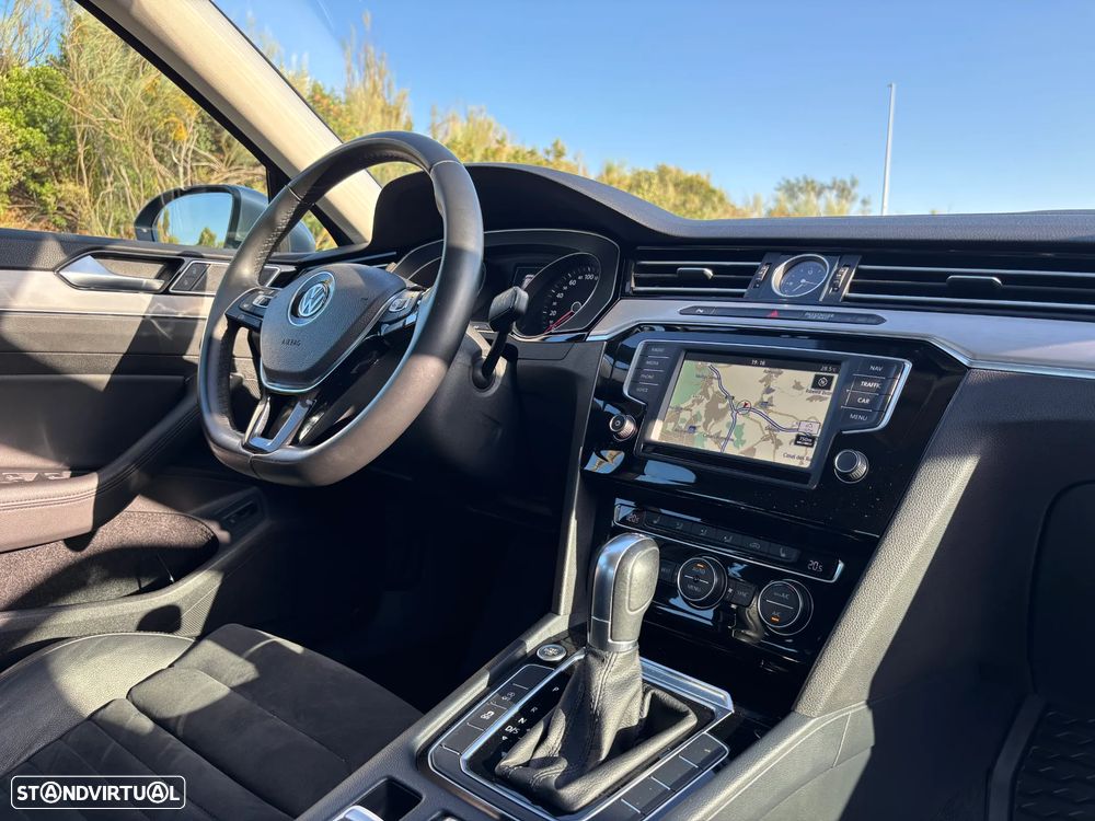 VW Passat 2.0 TDI Highline DSG - 25