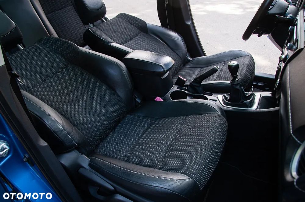 Toyota Auris 2.0 D-4D Executive - 25