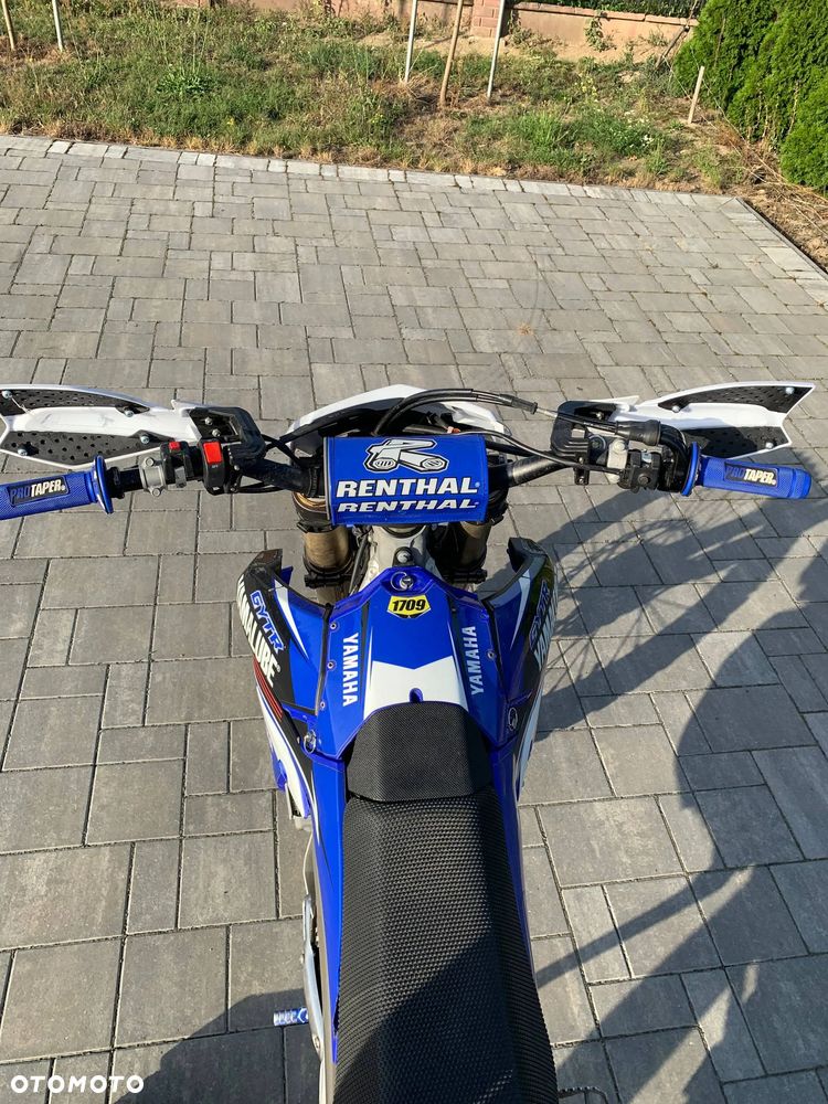 Yamaha YZF - 6