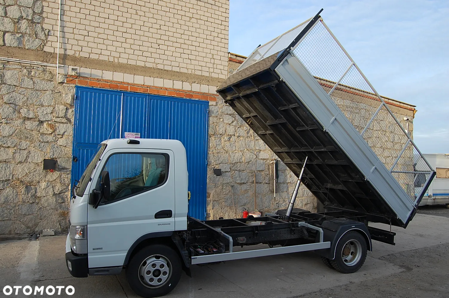 Mitsubishi Fuso Canter - 8