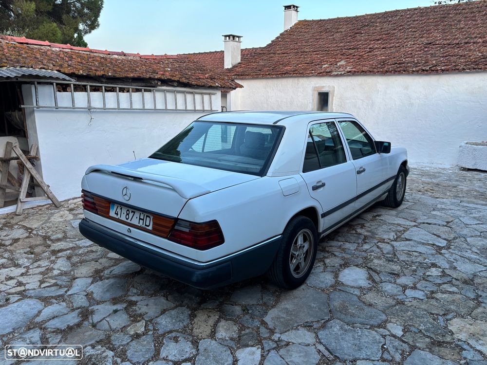 Mercedes-Benz W124 (1984-1997) 250 D - 4