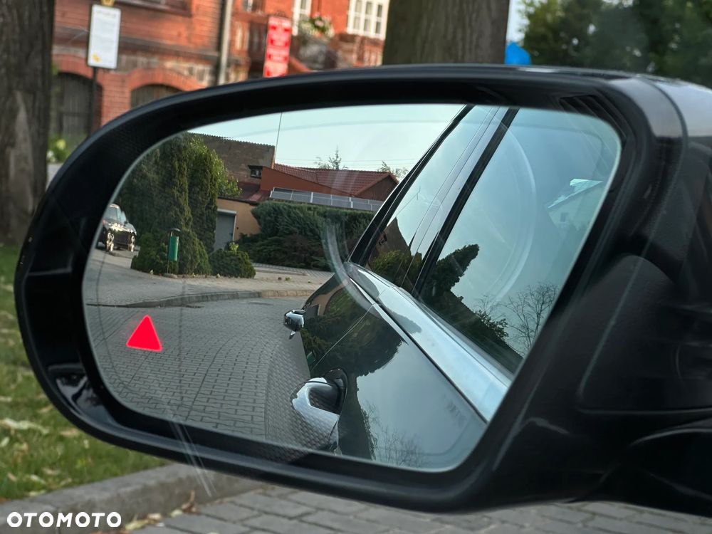 Mercedes-Benz Klasa E 220 d 9G-TRONIC - 24