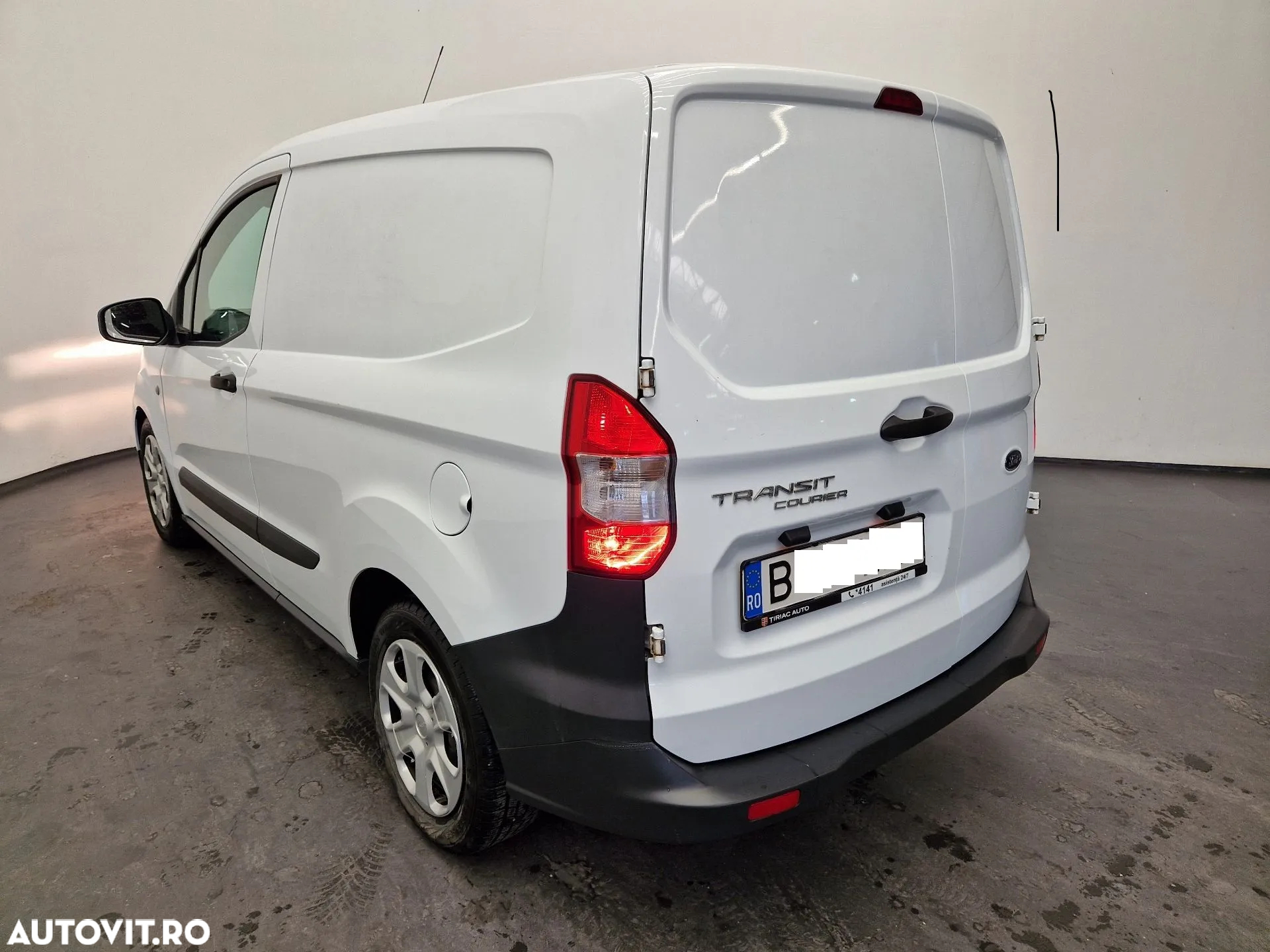 Ford Tourneo Courier 1.5 TDCi Trend - 4
