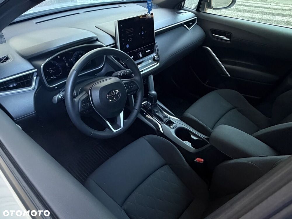 Toyota Corolla Cross - 16