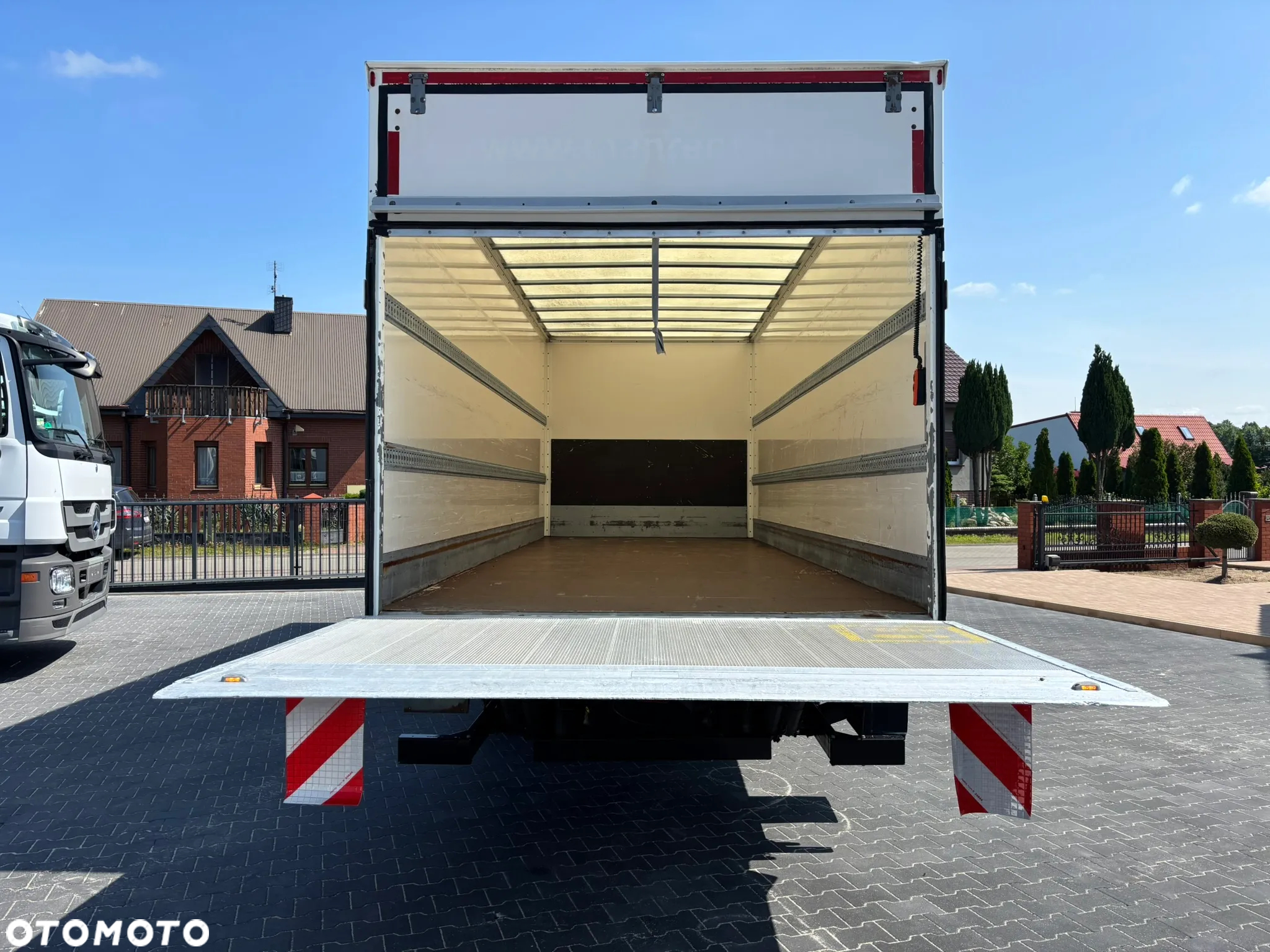 MAN TGL 12.250 Kontener Dł 7,20 m - 4