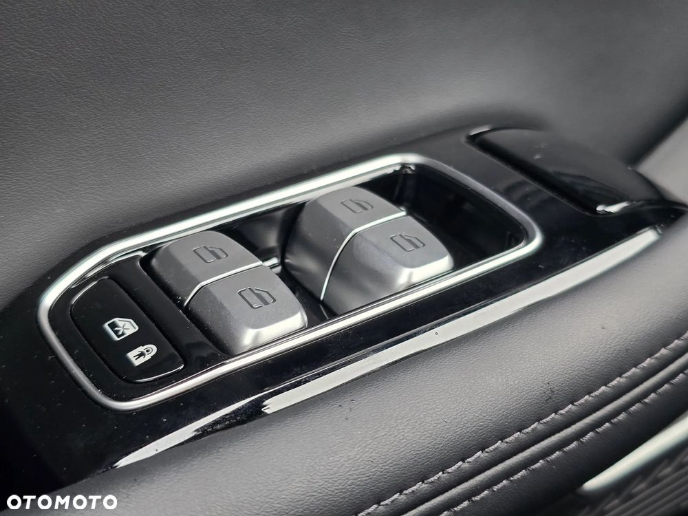Omoda 9 1.5 Super Hybrid Exclusive AWD - 22