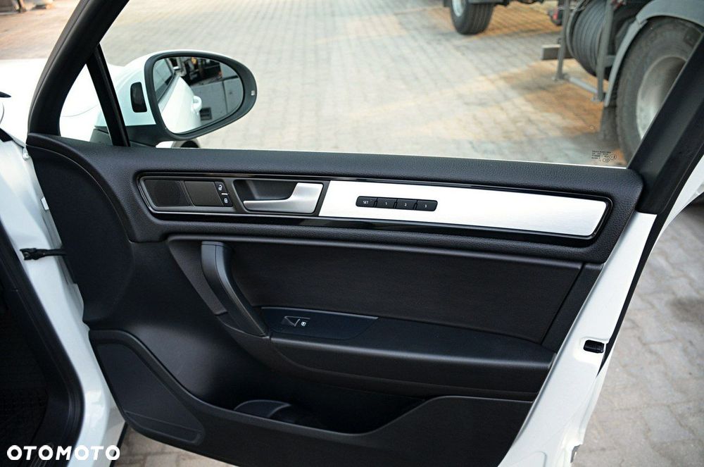 Volkswagen Touareg - 29