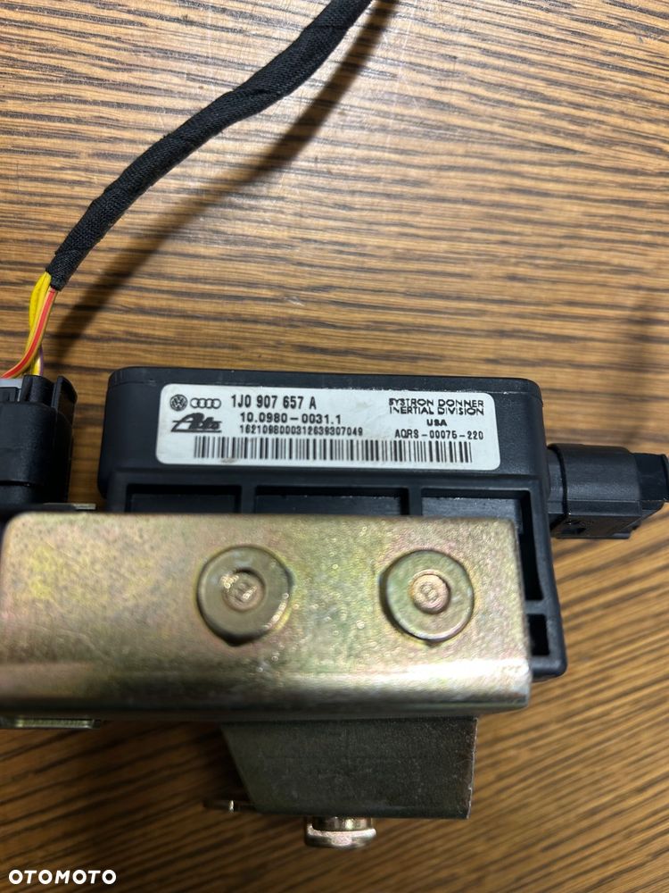 Czujnik ESP VW 1J0907657A - 3