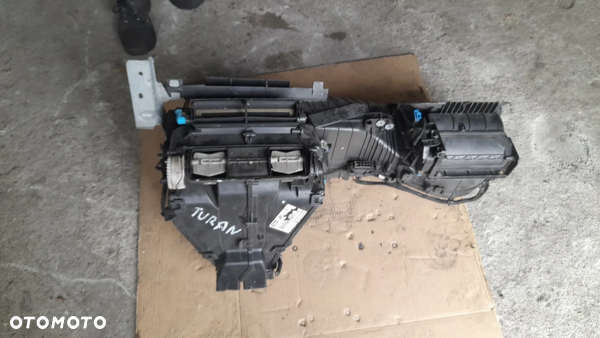 NAGRZEWNICA OBUDOWA VW TOURAN 1.9 TDI 04R
