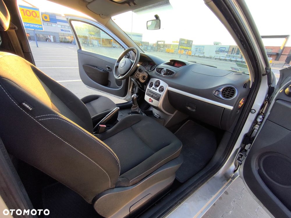 Renault Clio 1.5 dCi Authentique - 11