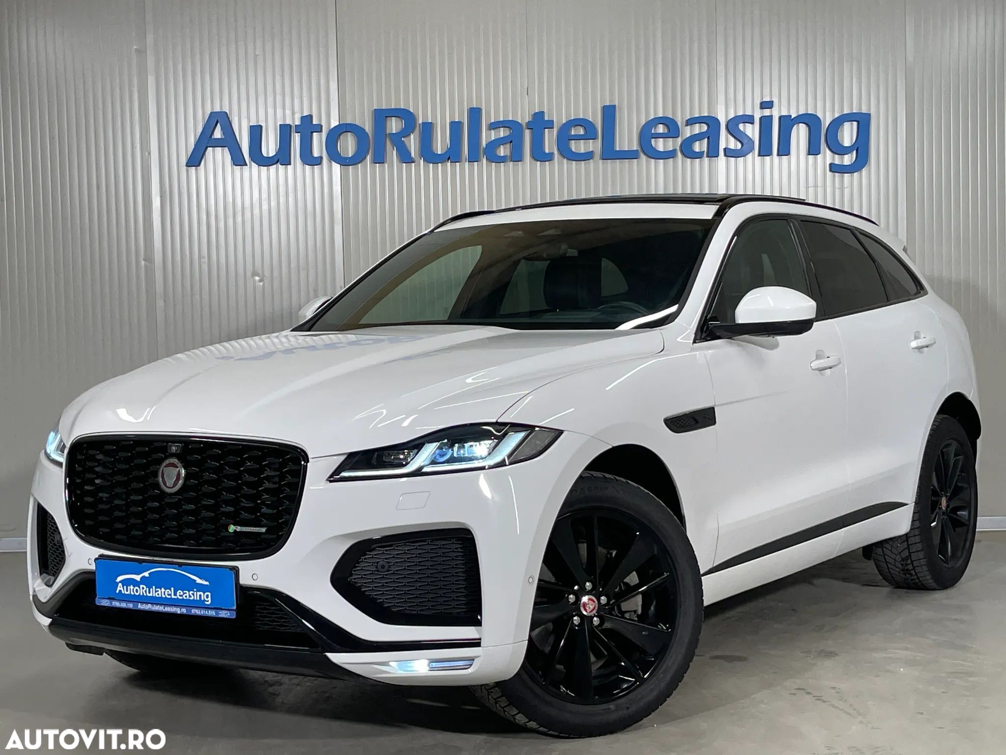 Jaguar F-Pace P250 AWD R-Dynamic SE - 1
