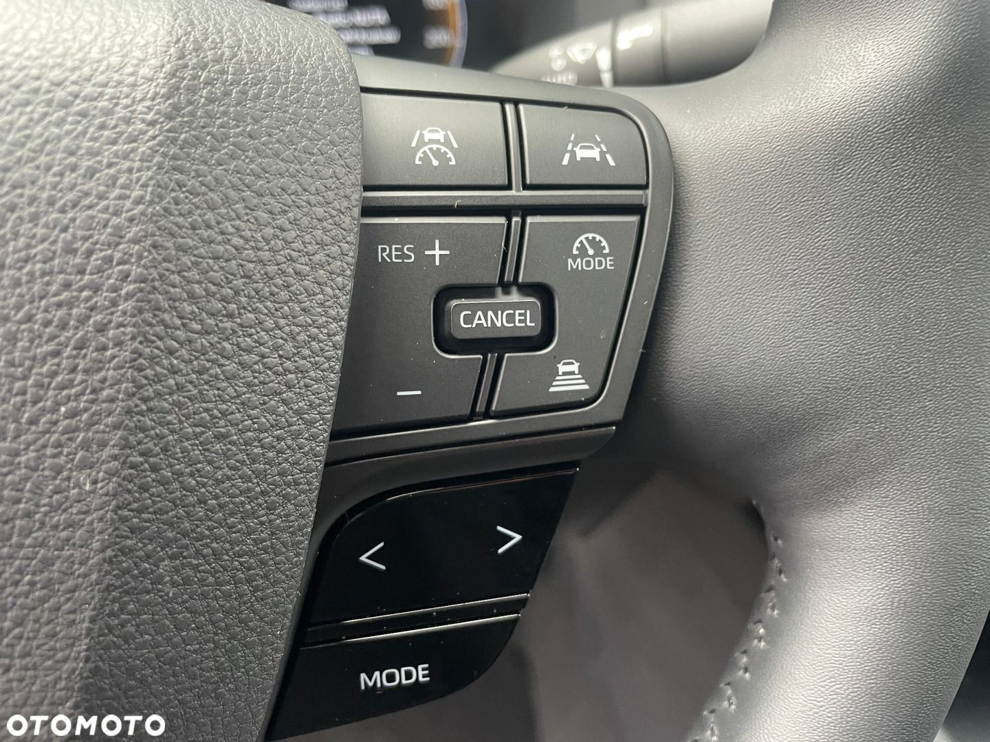 Toyota C-HR - 12